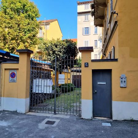 Relaxing Apartment In The Heart Of Milano Esterno foto